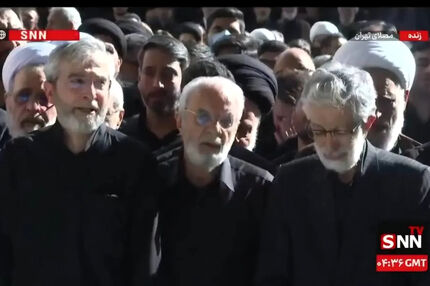 ببینید | گریه های حداد عادل هنگام اقامه نماز بر پیکر دخترش زهرا حدادعادل، همسر آیت الله سیدمجتبی خامنه‌ای 