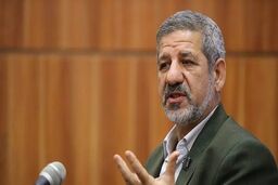 فرمانده سابق سپاه: ایران محتاطانه و دست روی ماشه مذاکره می‌کند