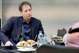 هاشمی: وزارت ارتباطات مسئولیتی در قبال اینترنت ماهواره‌ای بابک زنجانی ندارد