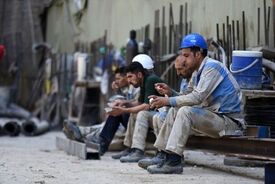 روزنامه اطلاعات: جلوی تعدیل کارگران و بیکار شدن آنها را بگیرید
