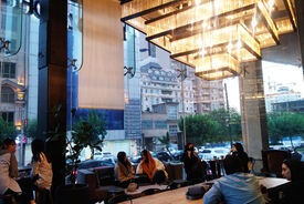 تمام شعب "کافه لمیز" در تهران با دستور مقام قضایی پلمپ شد