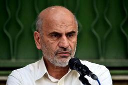 فرشاد مومنی، اقتصاددان: با اقتصاد صدقه‌ای نمی‌توان پیشرفت کرد